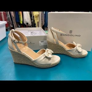 Bandolino Kaira espadrille Great for spring and summer !